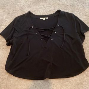 Cropped black tie shirt
